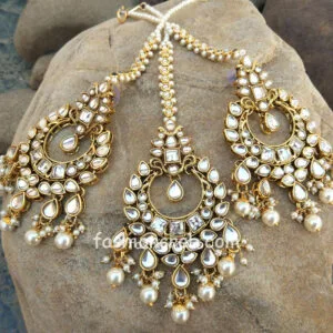 Golden Color Wedding Earring With Maangtika