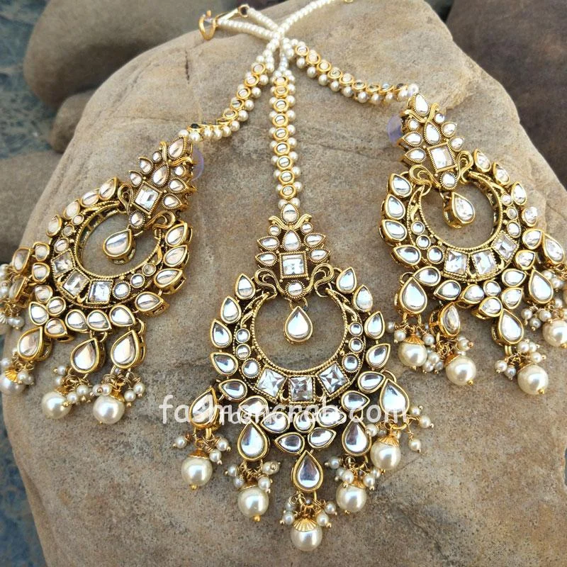 Golden Color Wedding Earring With Maangtika
