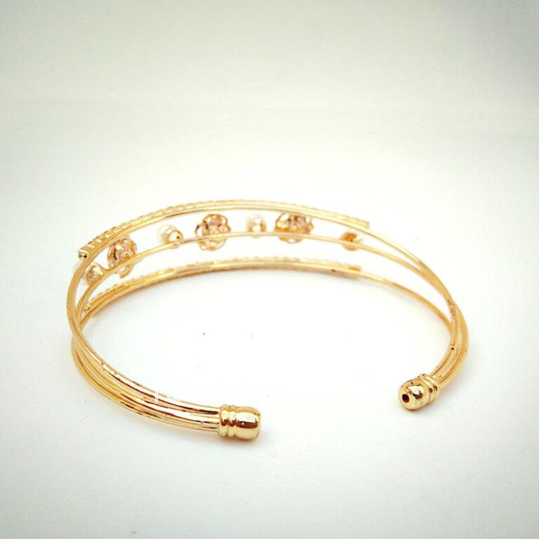 Golden Flower Pearl Bracelet