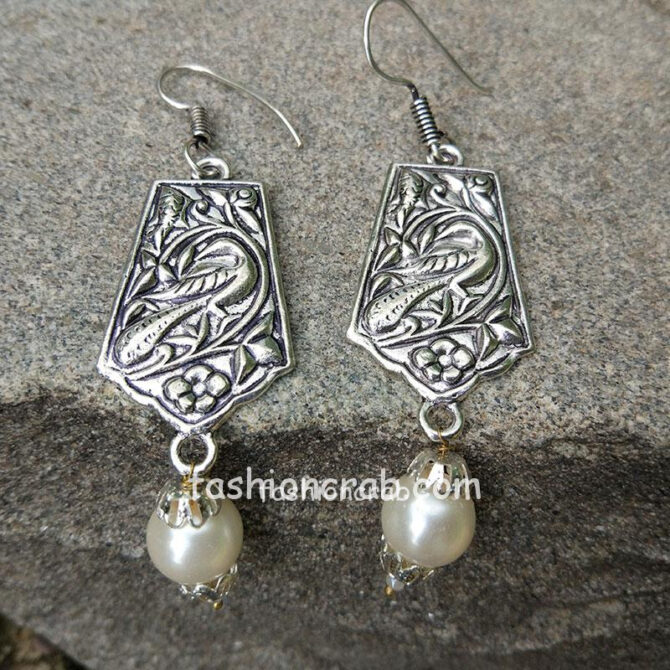 Oxidised Silver Earring with Pearl Drop Oxidised Silver Earring with Pearl Drop