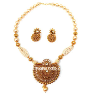 Golden Necklace Set with Pearls for Women