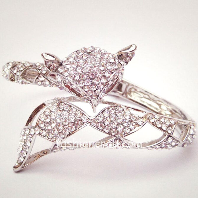 Designer Silver Color Crystal Bracelet for Love Designer Silver Color Crystal Bracelet for Love