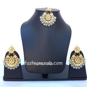 Kundan Maang Tikka with Earring for Grey Lehenga