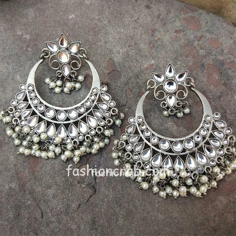 Black Metal Kundan Stone Pearl Earring