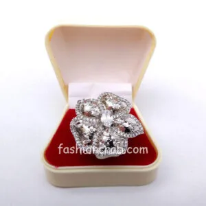 Silver Flower Cubic Zirconia Finger Ring for Ladies