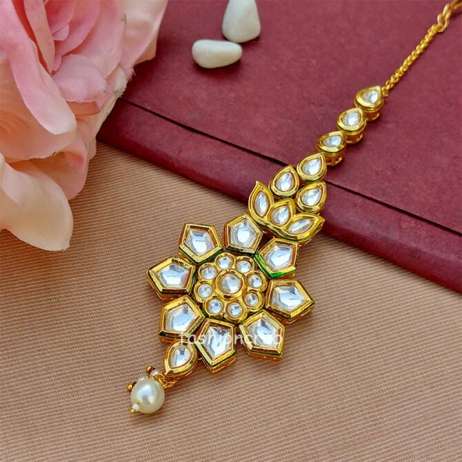 Traditional Kundan & Pearl Maang Tikka Set