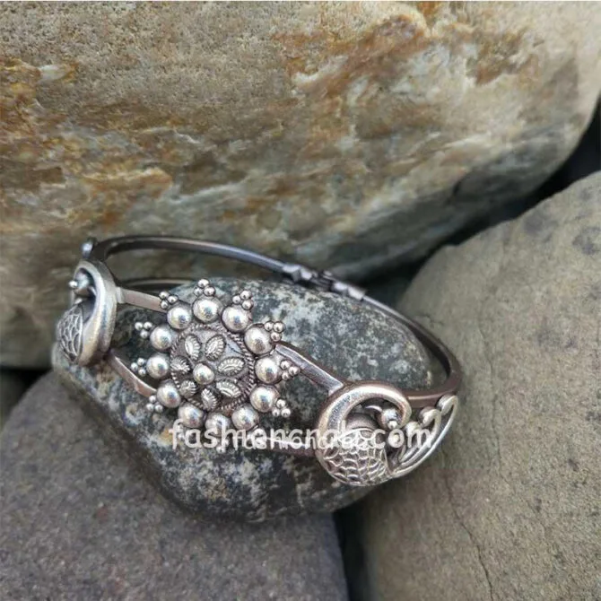 Silver Look Alike Adjustable Bracelet for Party
