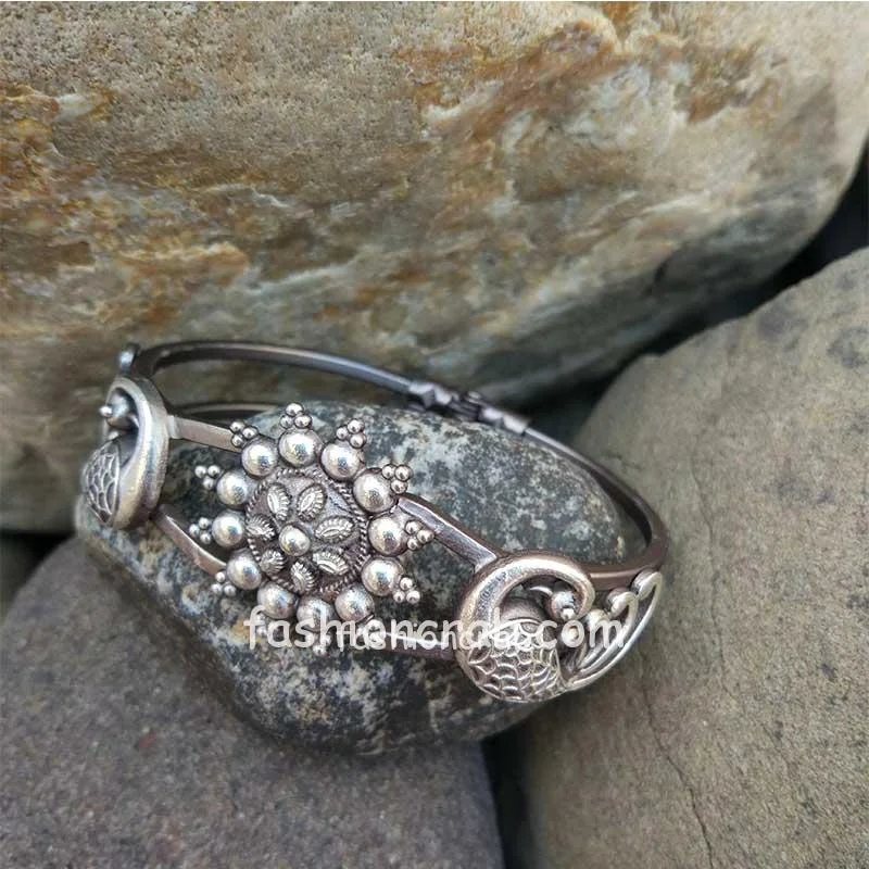 Silver Look Alike Adjustable Bracelet for Party