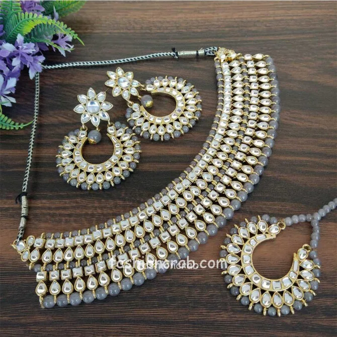 Grey Gold Tone Kundan Beaded Jewellery Set for Wedding Grey Gold Tone Kundan Beaded Jewellery Set for Wedding