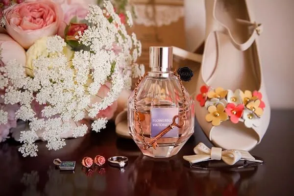 Pack your Traveling Bag This 2021 With These Wedding Essentials