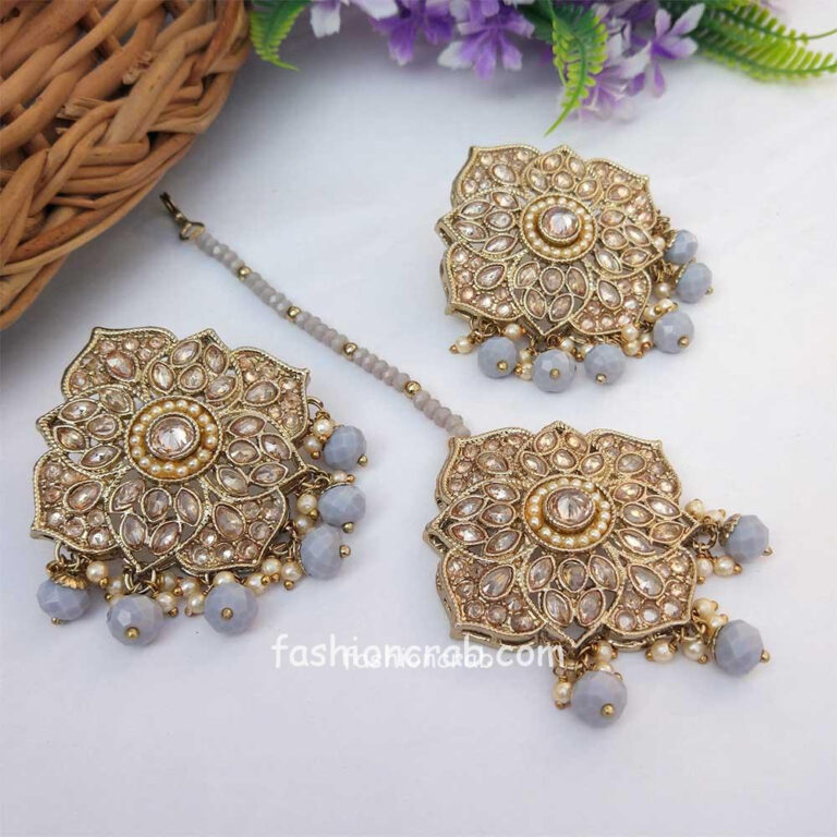 Grey Colour Stud Earrings with Maang Tikka for Party