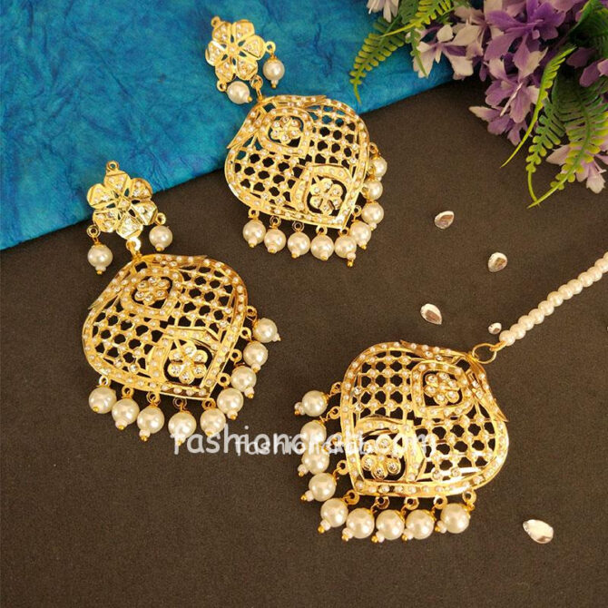White Pearl Jadau Punjabi Earrings with Maang Tikka White Pearl Jadau Punjabi Earrings with Maang Tikka
