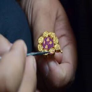 how meenakari is done