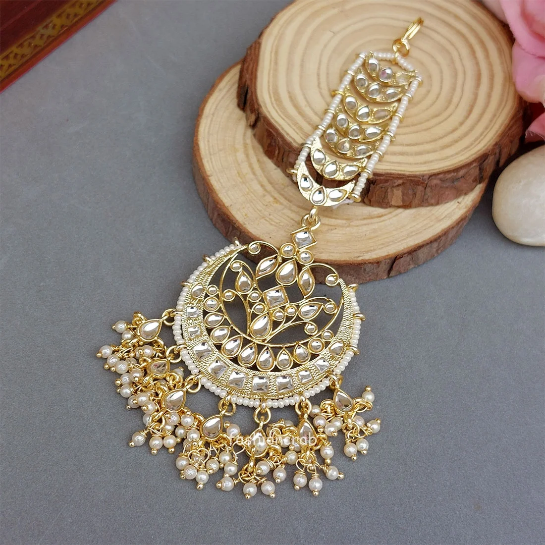 Anu Kundan Maangtikka Set