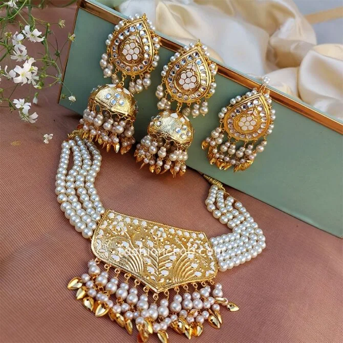 White Pearl Punjabi Necklace Set for Bride White Pearl Punjabi Necklace Set for Bride