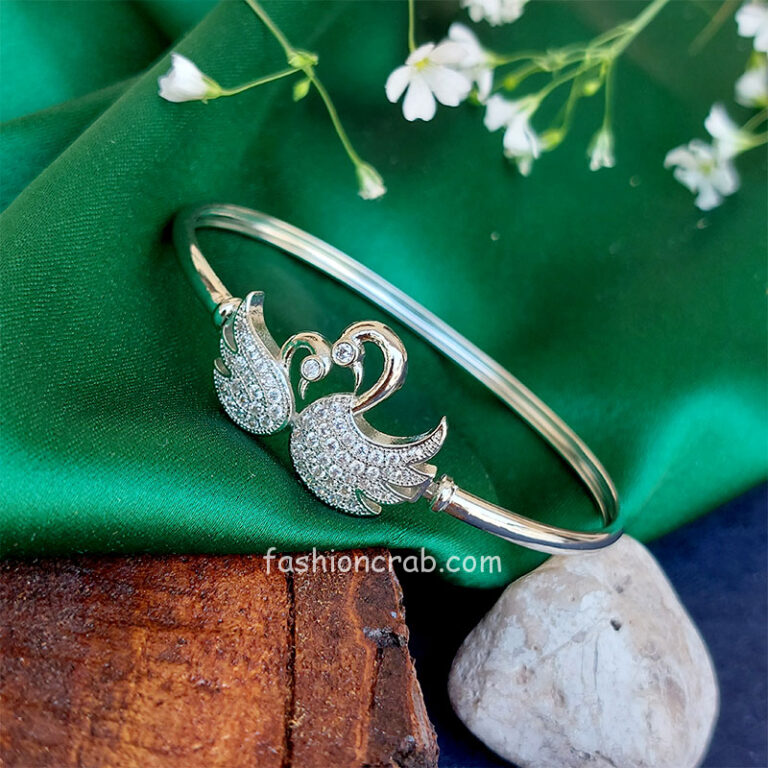 Cubic Zirconia Swan Shaped Bracelet for Women