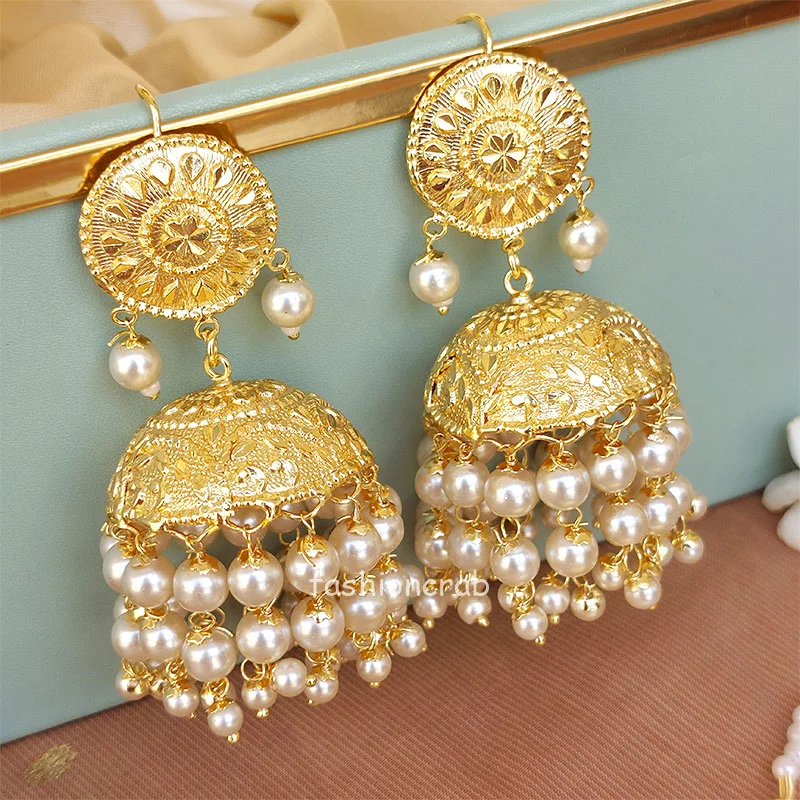 Punjabi Style White Jhumka with Maangtikka