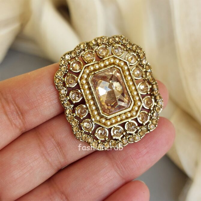 Rubina Maang Tikka Set with Earrings - Champagne