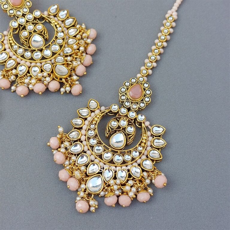 Kundan Maang Tikka with Earring for Peach Saree