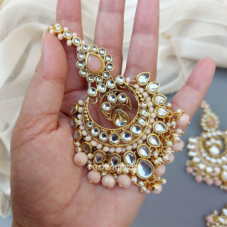 Kundan Maang Tikka with Earring for Peach Saree