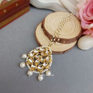 Lavanya Kundan Maang Tikka