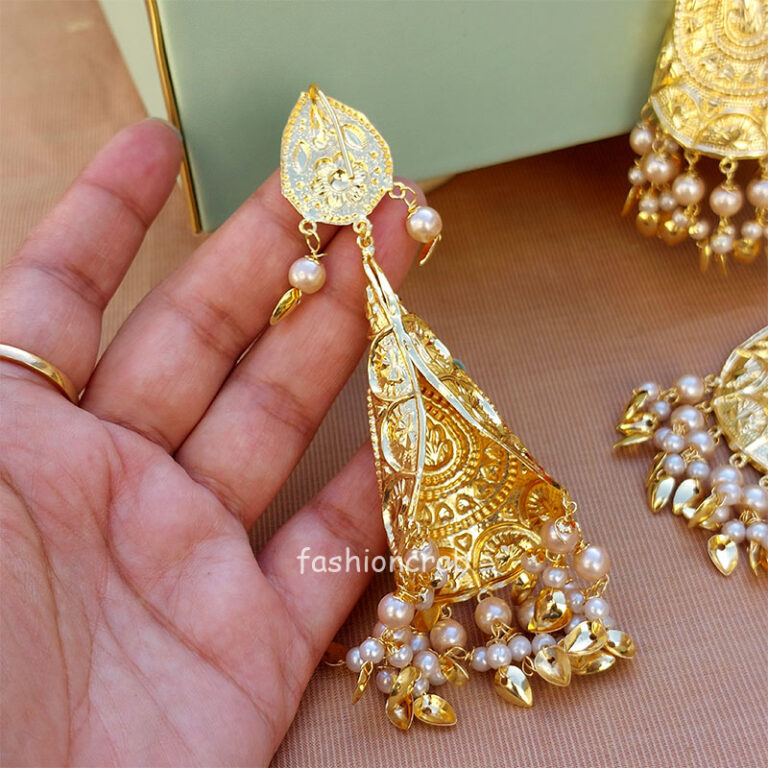 Cone Shape Punjabi Earring with Maangtikka