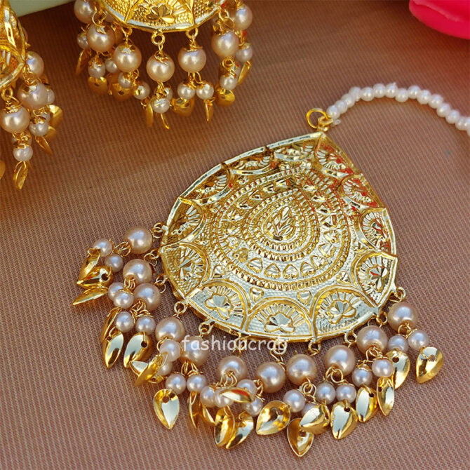 Cone Shape Punjabi Earring with Maangtikka