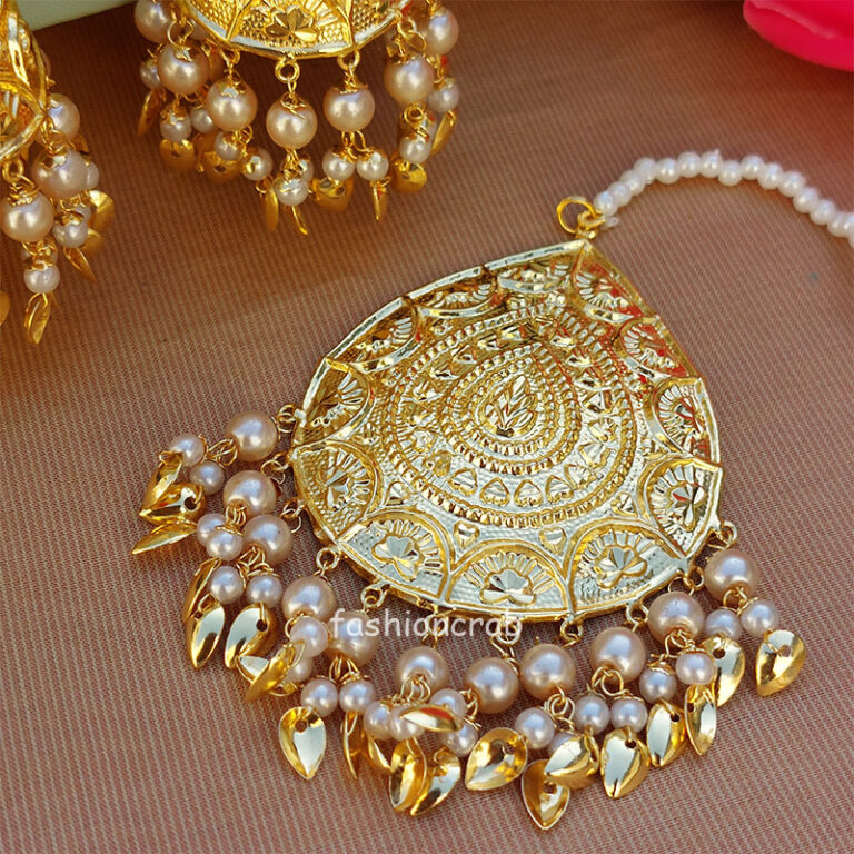 Cone Shape Punjabi Earring with Maangtikka