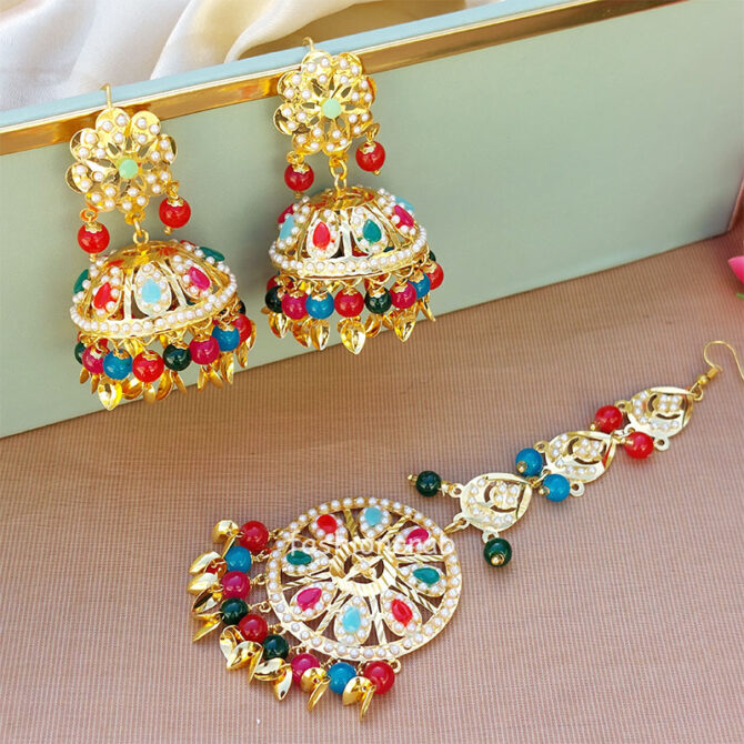 Multicolor Pearl Pipal Patti Jadau Earring with Tikka Set Multicolor Pearl Pipal Patti Jadau Earring with Tikka Set