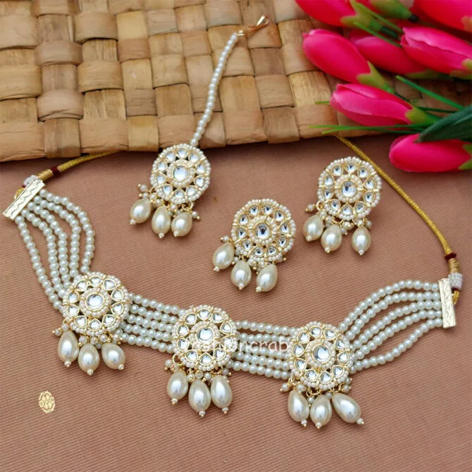 Pearl Choker Set with Tikka Pearl Choker Set with Tikka