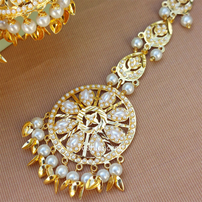 White Pearl Pipal Patti Jadau Earring with Tikka Set