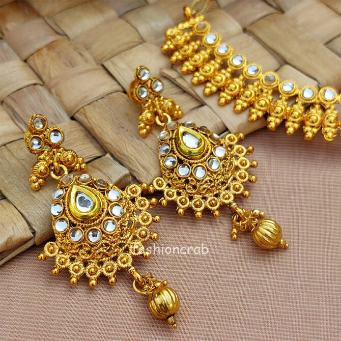 Gold Toned Kundan Choker Set for Wedding