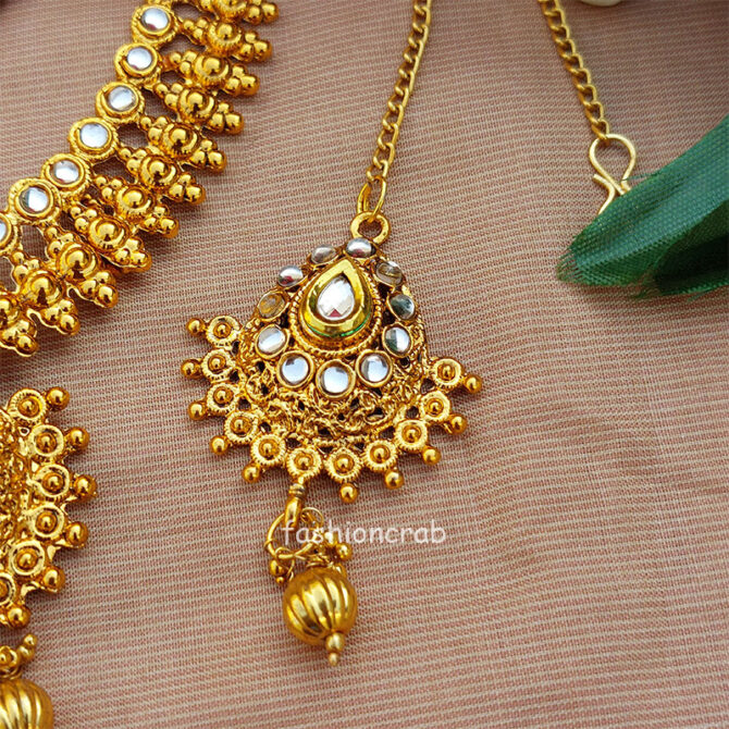 Gold Toned Kundan Choker Set for Wedding