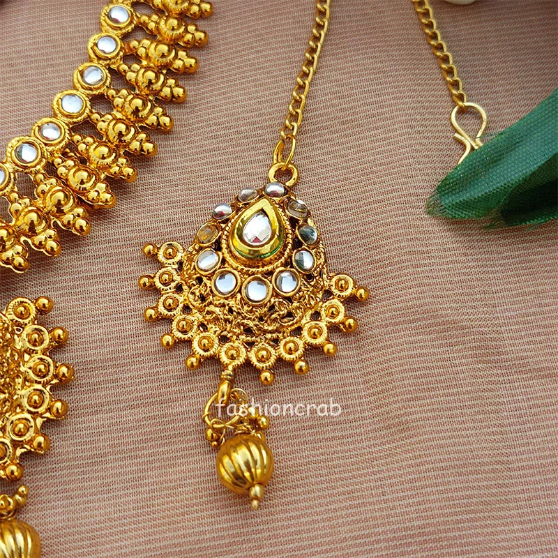 Gold Toned Kundan Choker Set for Wedding