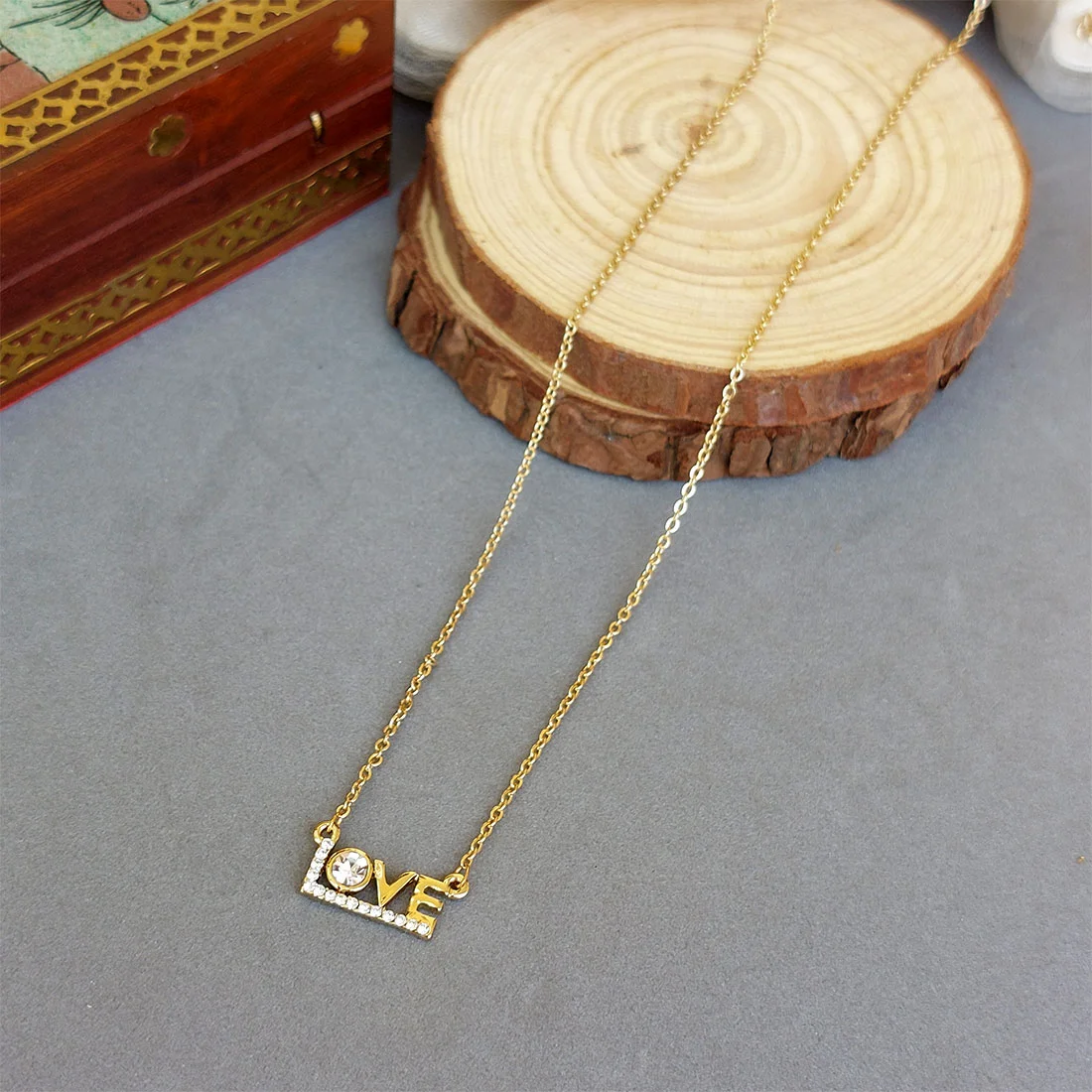 Golden Colour Love Pendant Chain for Girlfriend