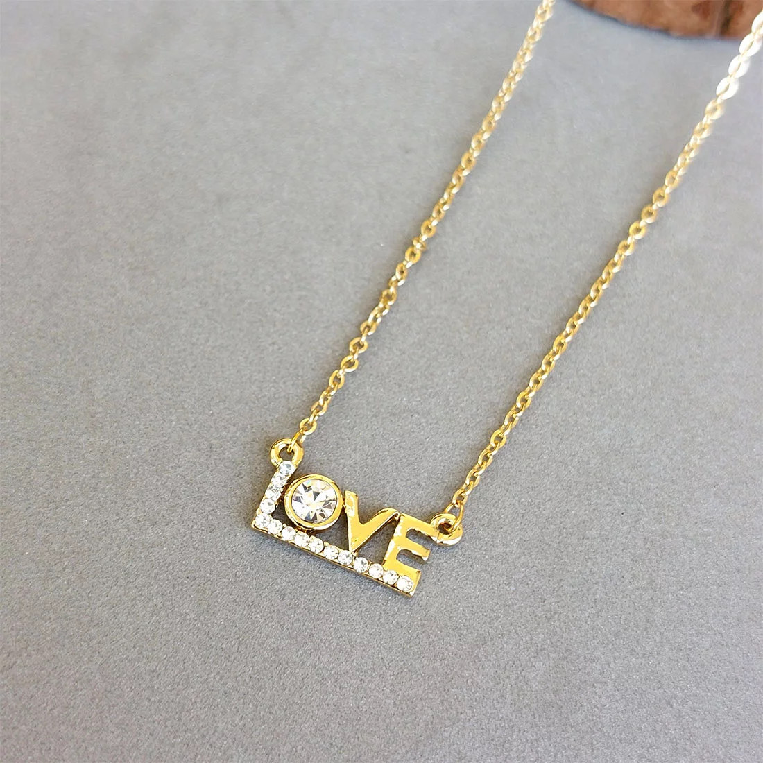 Golden Colour Love Pendant Chain for Girlfriend