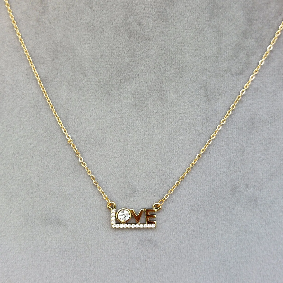 Golden Colour Love Pendant Chain for Girlfriend