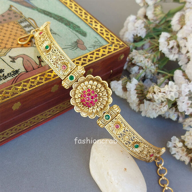 Elegant Golden Bracelet for Wife Elegant Golden Bracelet for Wife