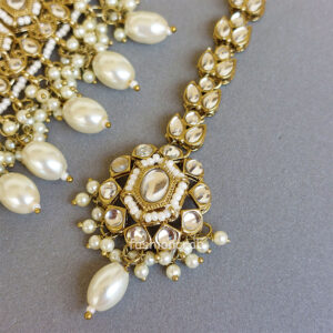 White Color Kundan Jewellery Set for Lehenga