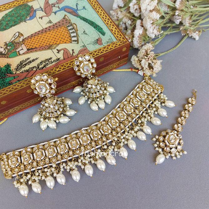 White Color Kundan Jewellery Set for Lehenga White Color Kundan Jewellery Set for Lehenga