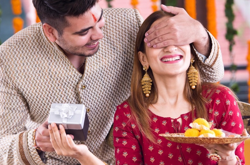perfect rakhi gifts for sister