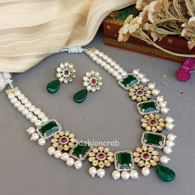 Sonam Emerald Green Necklace Set Sonam Emerald Green Necklace Set