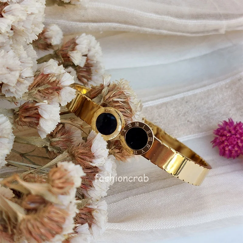 Roman Numeral Anti Tarnish Bracelet - Golden