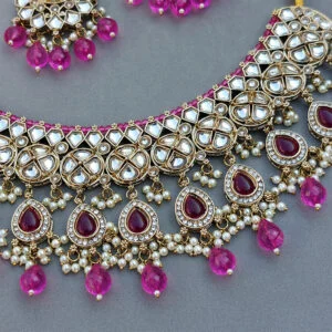 Aahana Kundan Jewellery Set - Wine