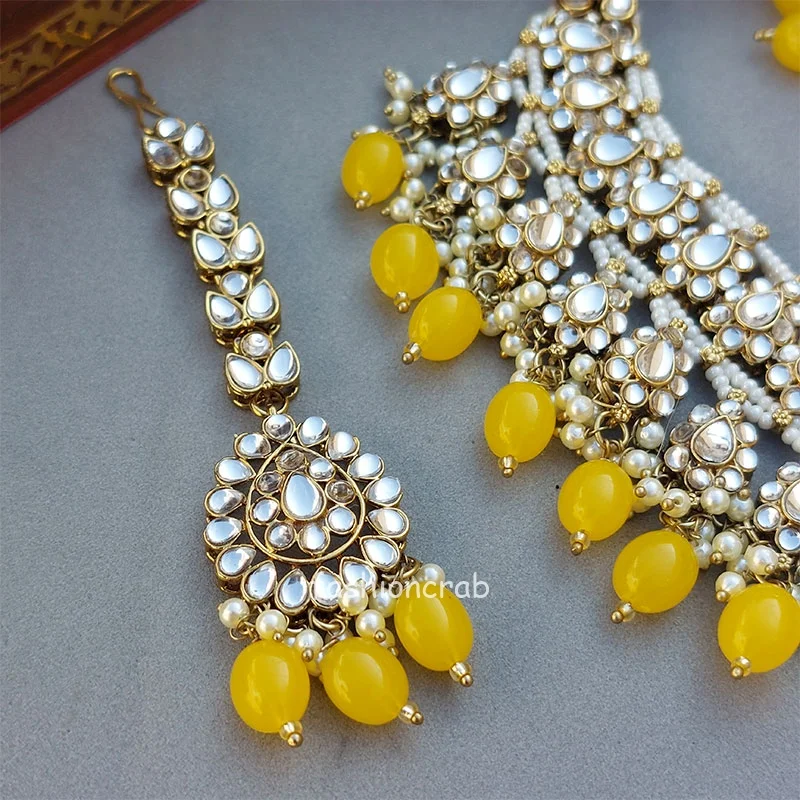 Yellow Color Bridal Kundan Jewellery Set - Image 6