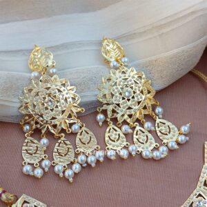 White Color Jadau Jewellery Set