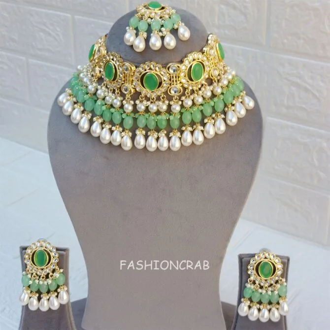 Light Green Choker Necklace Light Green Choker Necklace