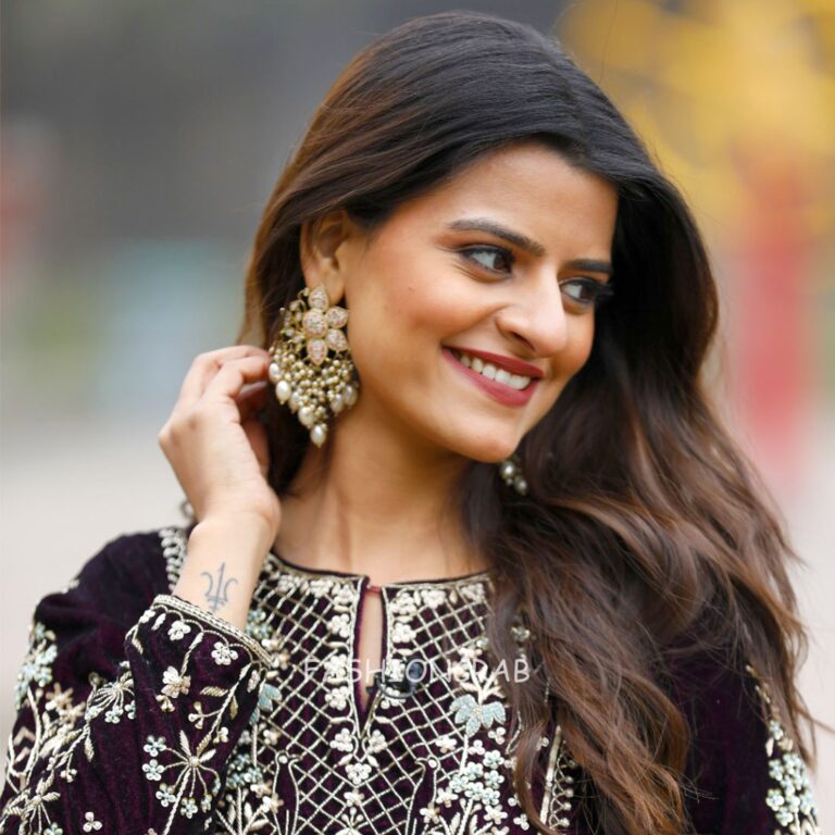 Blue Earrings for Wedding - Image 4