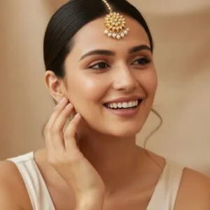 Raashi Small Maang Tikka