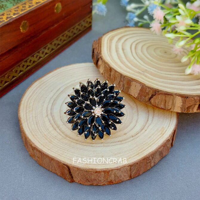 Alice Cocktail Ring - Black
